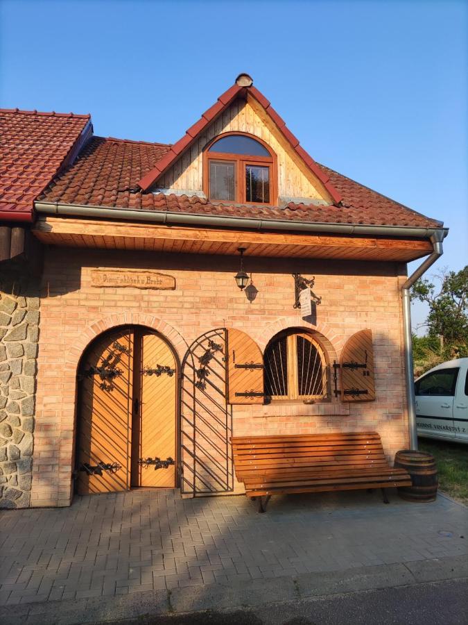 Vinny Sklep U Brodu Vacenovice Exterior photo
